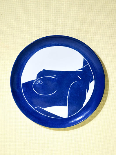 Assiette Nus Bleus L’envolée – Céladon x Faustine Badrichani