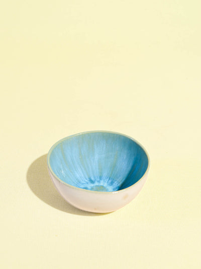 Bol moyen en céramique émail bleu água Céladon, vue de face