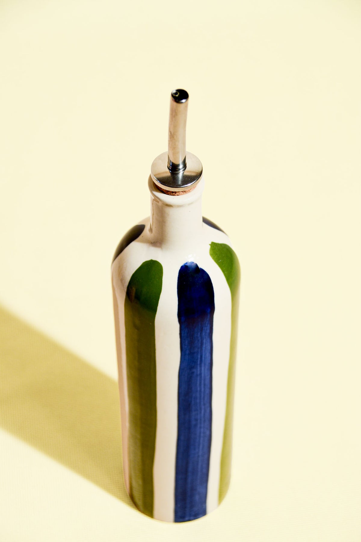 Bouteille d'huile en céramique motif Linhas bleu & vert Céladon, détail de l'émail