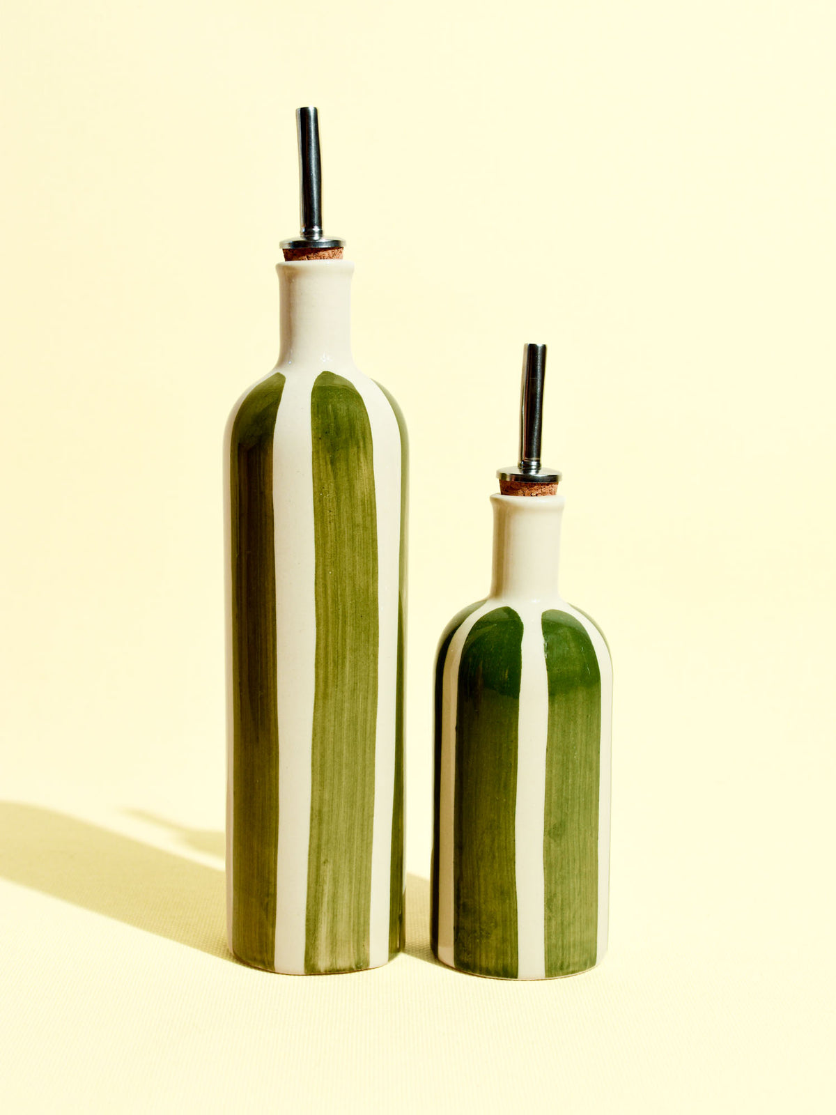 Bouteille d'huile en céramique motif Linhas vert Céladon, plusieurs tailles de la collection