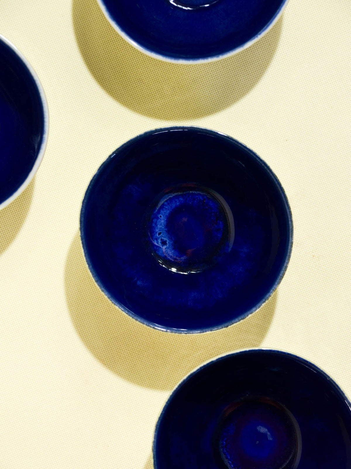 Grand bol en céramique émail bleu odyssée Céladon, détail de l'émail