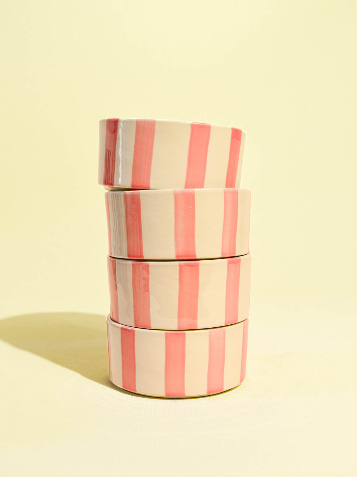 Grand bol en céramique motif Linhas rose Céladon, en pile