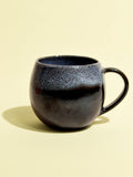 Grand mug en céramique émail noir écume Céladon, vue de face