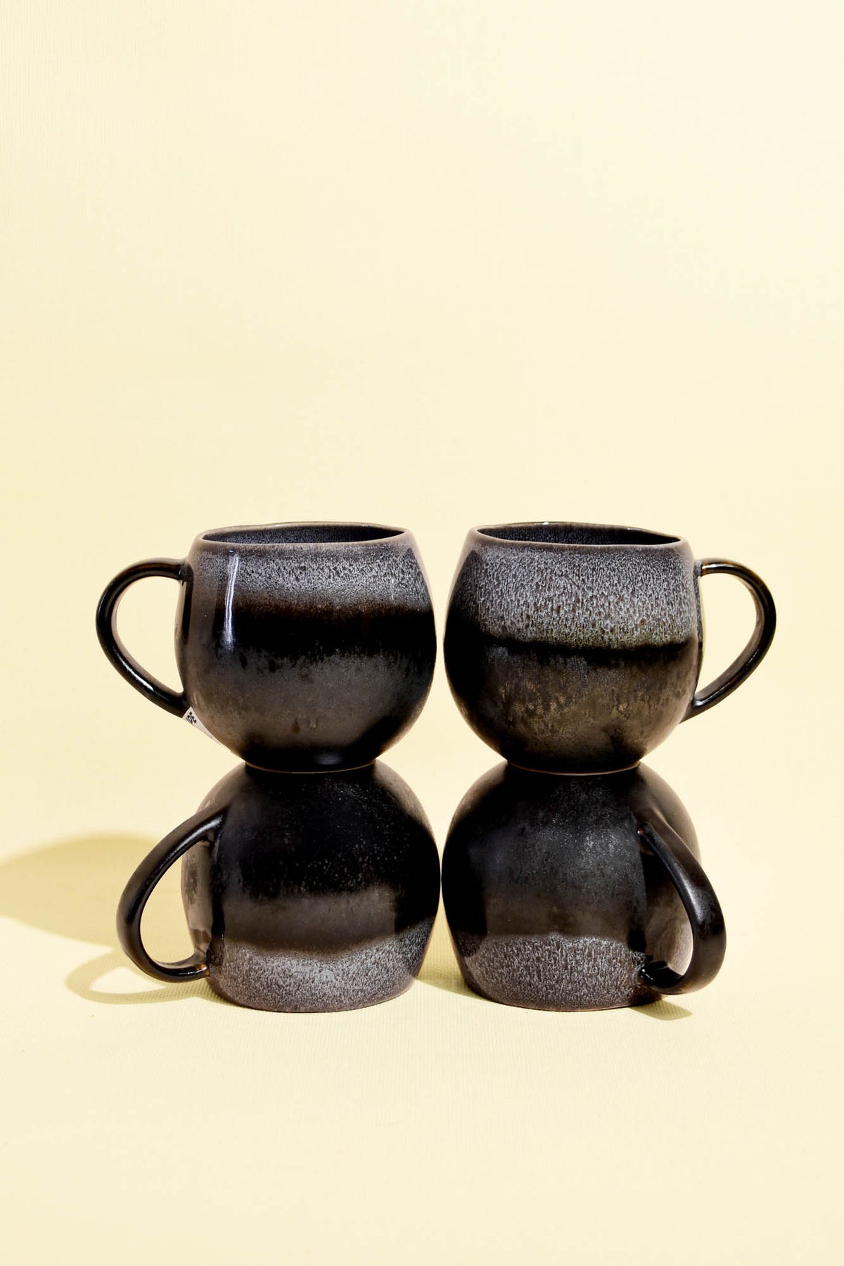 Grand mug en céramique émail noir écume Céladon, set de 4