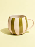 Grand mug en céramique motif Linhas vert Céladon, vue de face