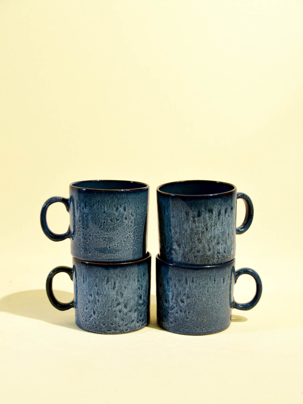 Grand mug droit en céramique émail bleu marin Céladon, set de 4