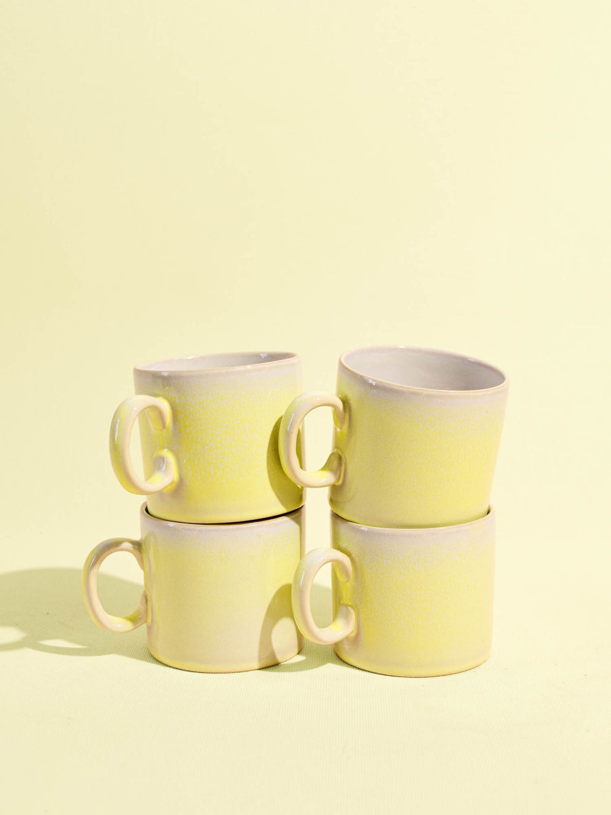 Grand mug droit en céramique émail jaune minéral Céladon, set de 4