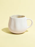 Grand mug Onda en céramique émail beige sable Céladon, vue de face