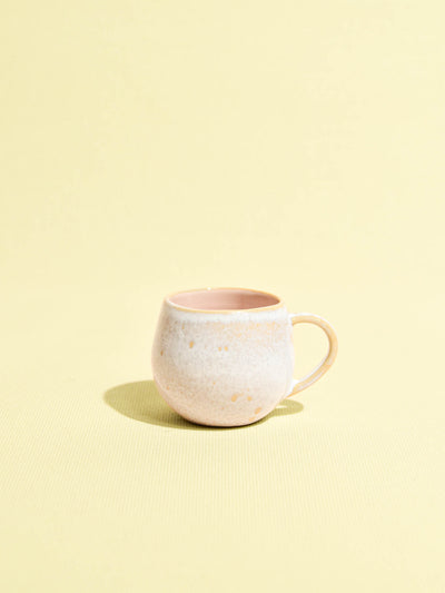 Mini mug en céramique émail rose bohême Céladon, vue de trois-quarts