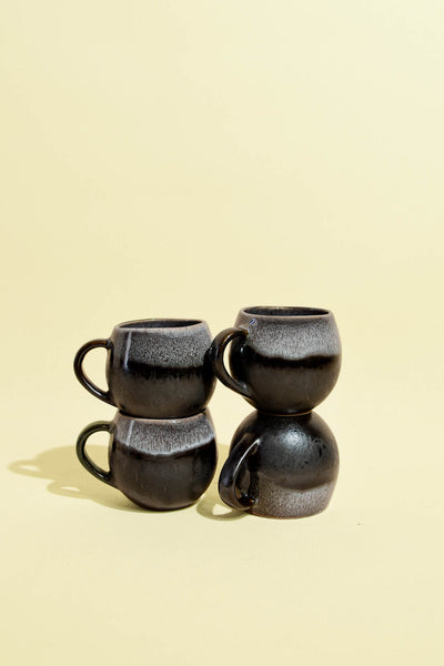 Mug moyen en céramique émail noir écume Céladon, set de 4