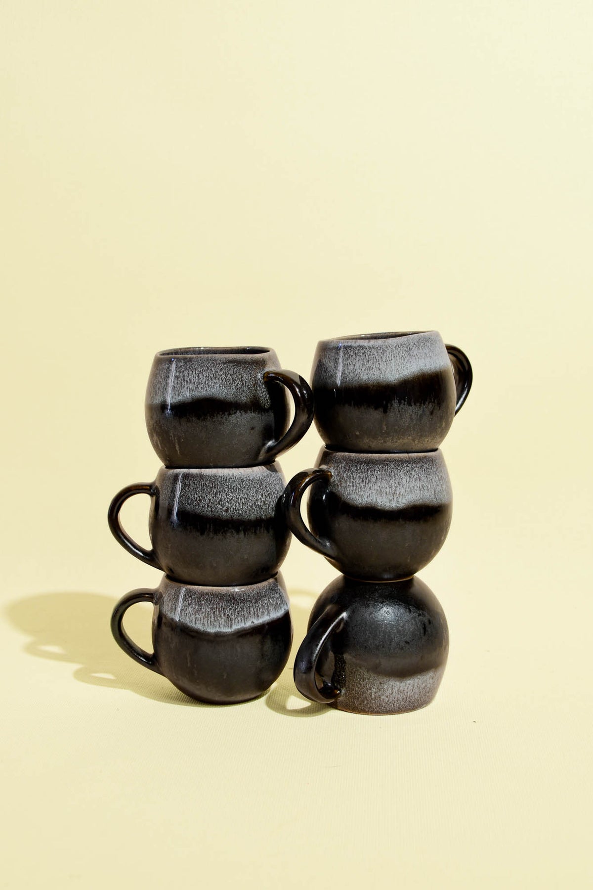 Mug moyen en céramique émail noir écume Céladon, set de 6