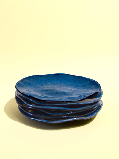 Petite assiette Onda en céramique émail bleu abyssal Céladon, set de 6