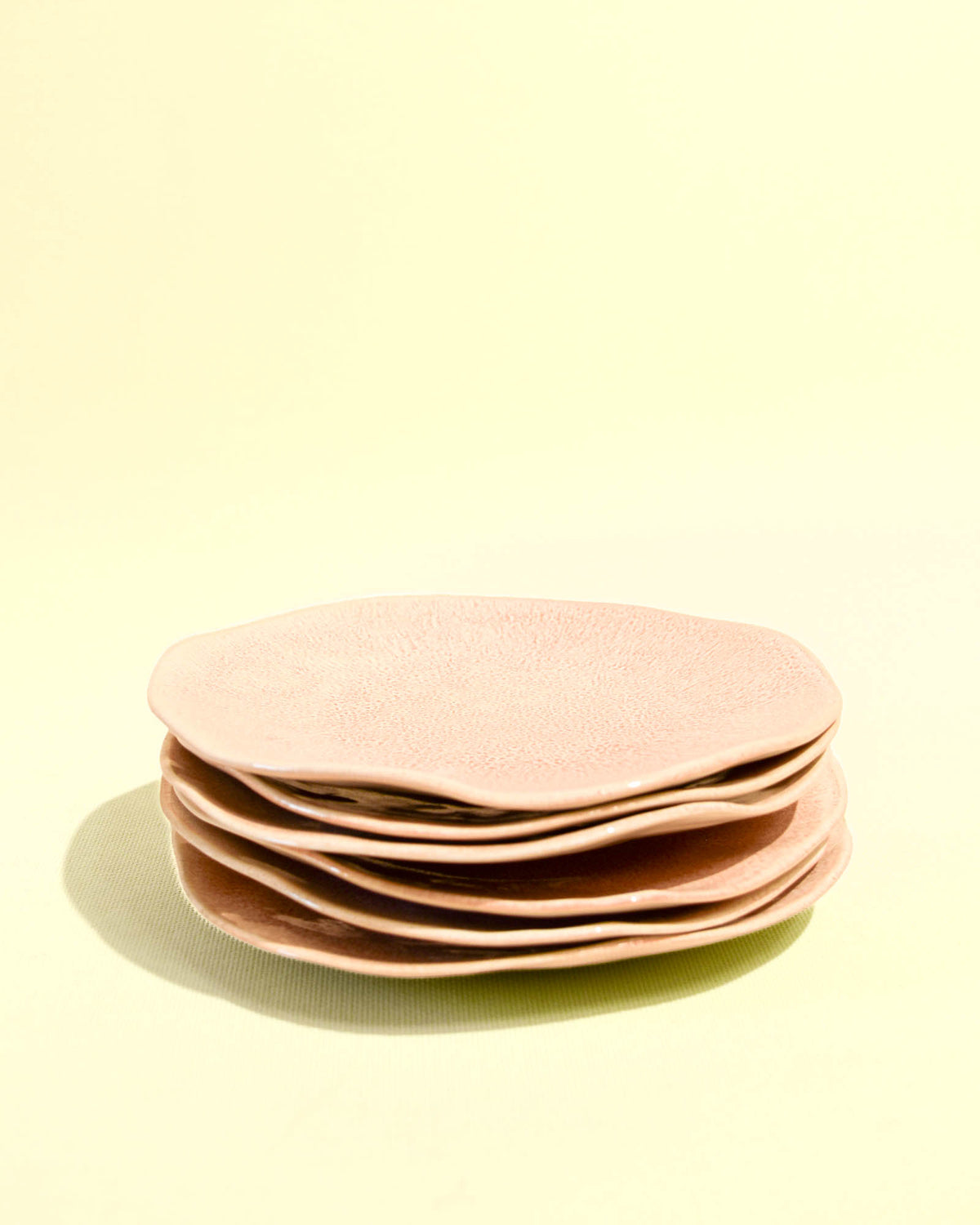 Petite assiette Onda en céramique émail corail doré Céladon, set de 6