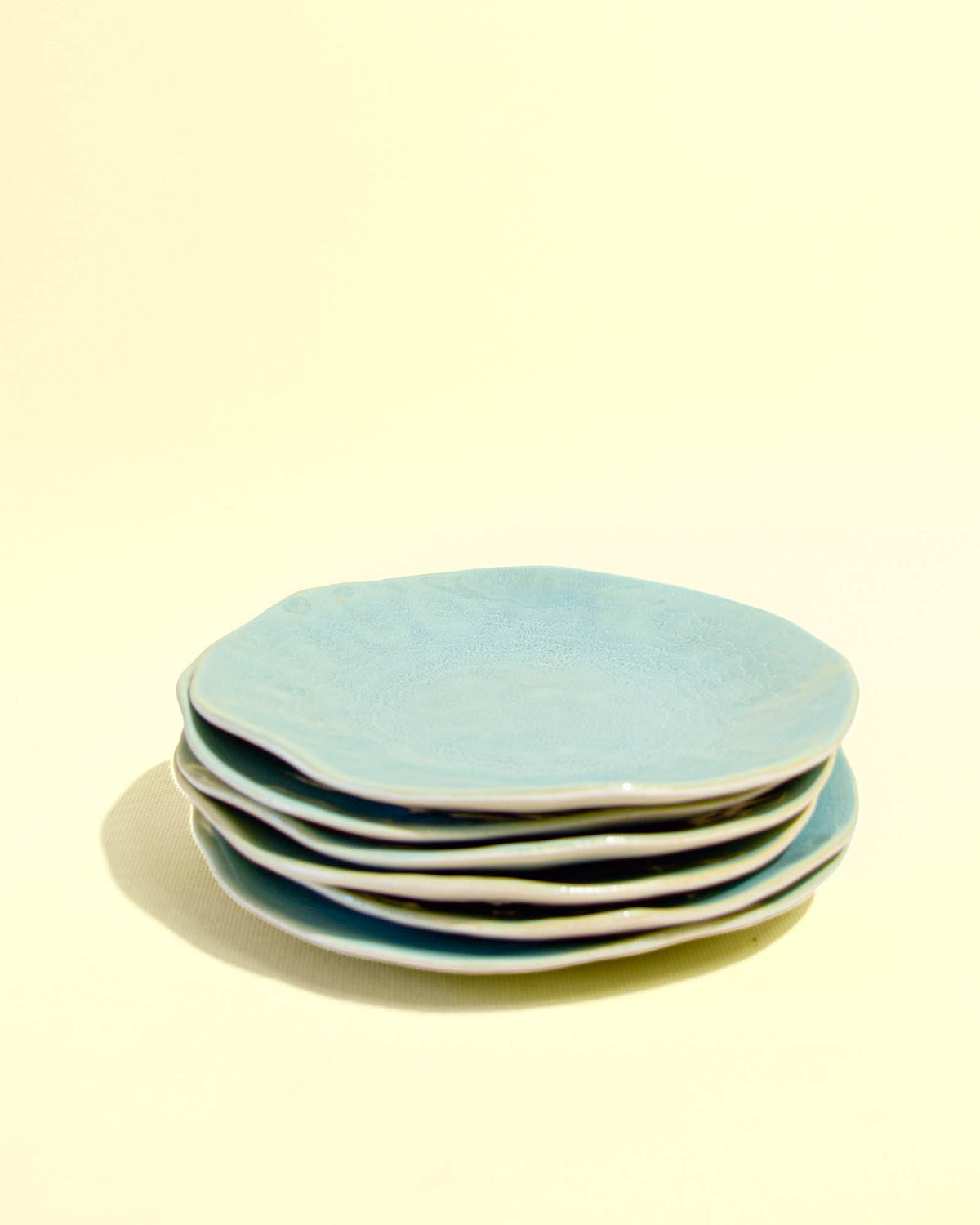 Petite assiette Onda en céramique émail vert d'eau Céladon, set de 6