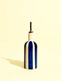 Petite bouteille d'huile en céramique motif Linhas bleu Céladon, vue de face