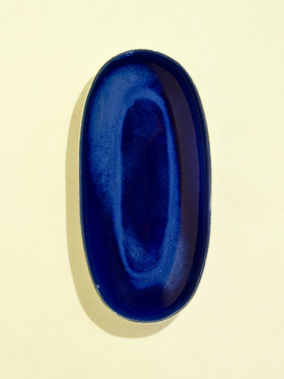 Plat de service ovale en céramique émail bleu odyssée Céladon, vue de dessus