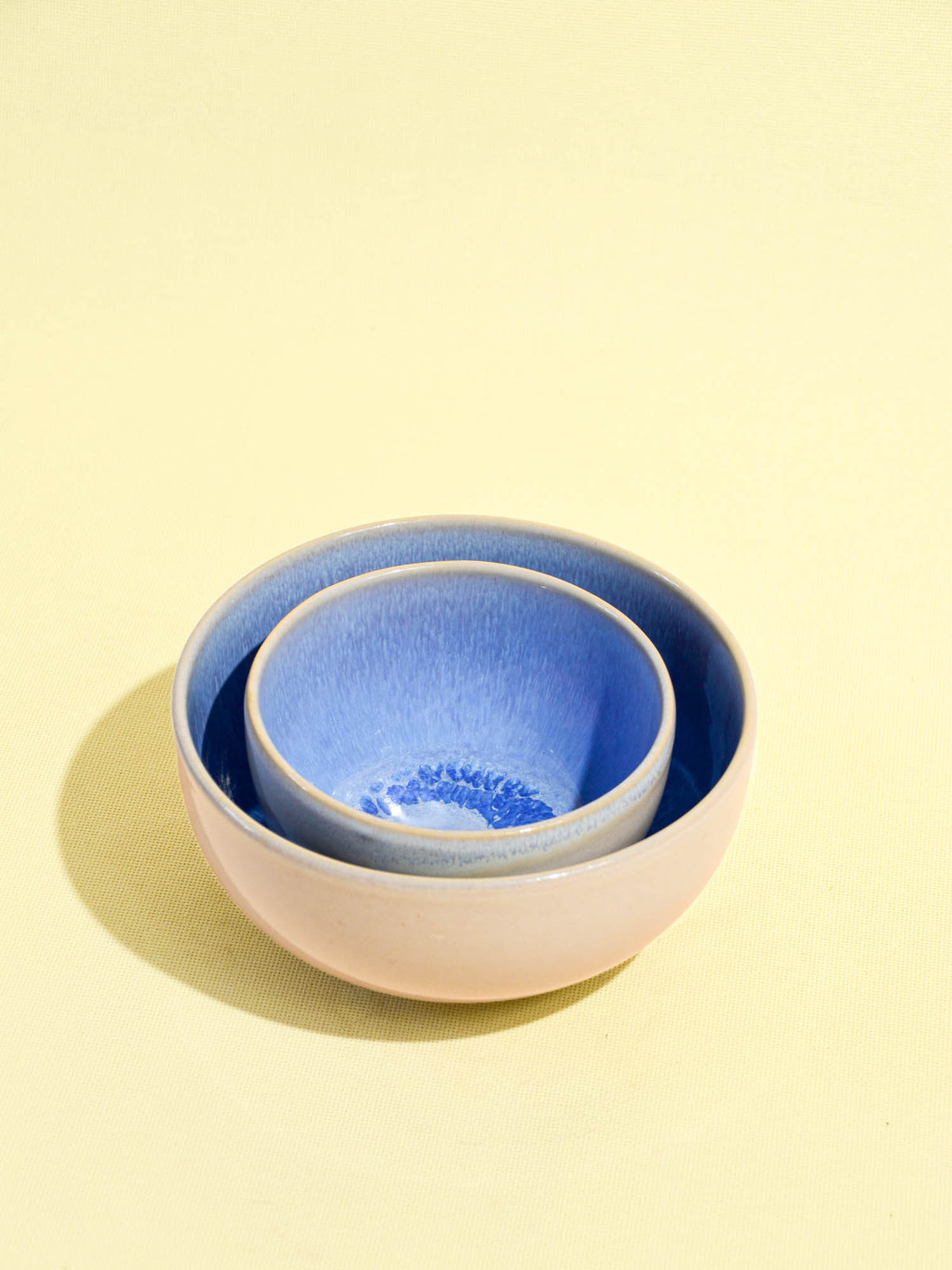 Saladier en céramique émail bleu minéral Céladon, plusieurs tailles de la collection