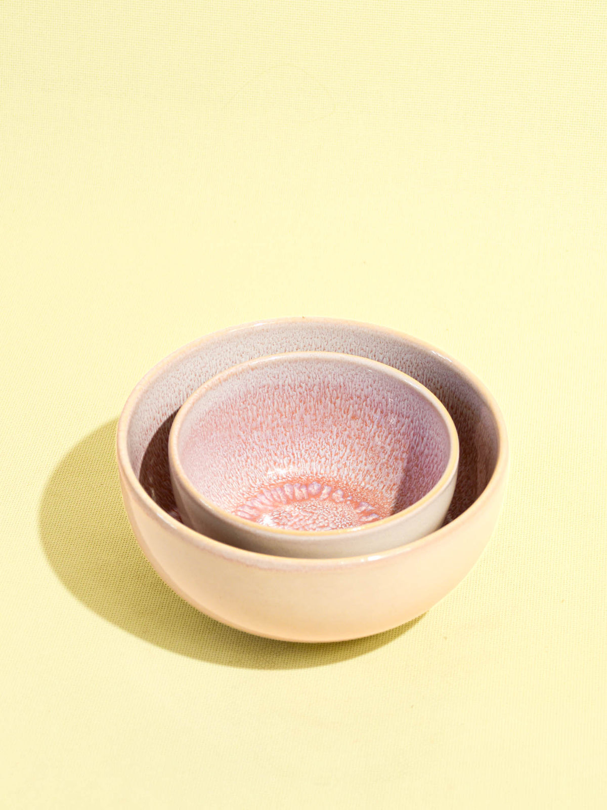 Saladier en céramique émail rose minéral Céladon, plusieurs tailles de la collection