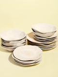 Service de vaisselle Onda pour 8 en céramique émail beige sable Céladon