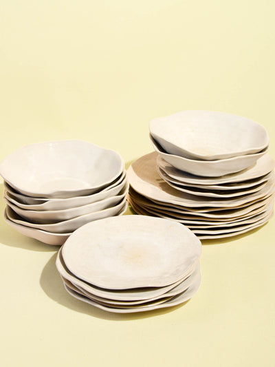 Service de vaisselle Onda pour 8 en céramique émail beige sable Céladon