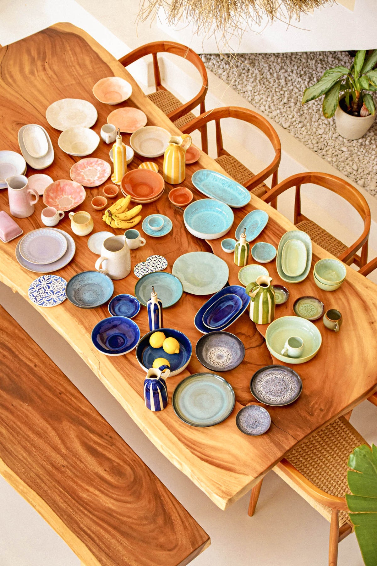 Table dressée avec la vaisselle Céladon en céramique
