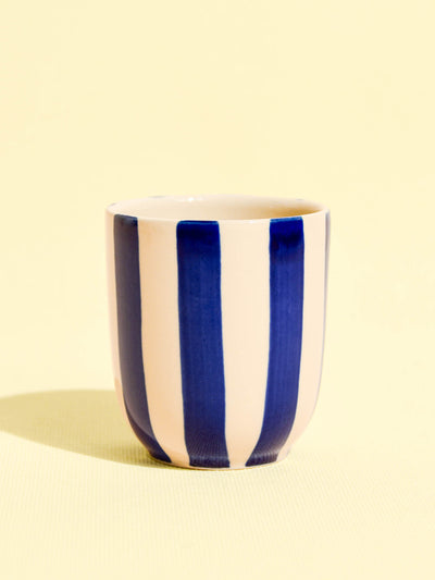 Tasse en céramique motif Linhas bleu Céladon, vue de face