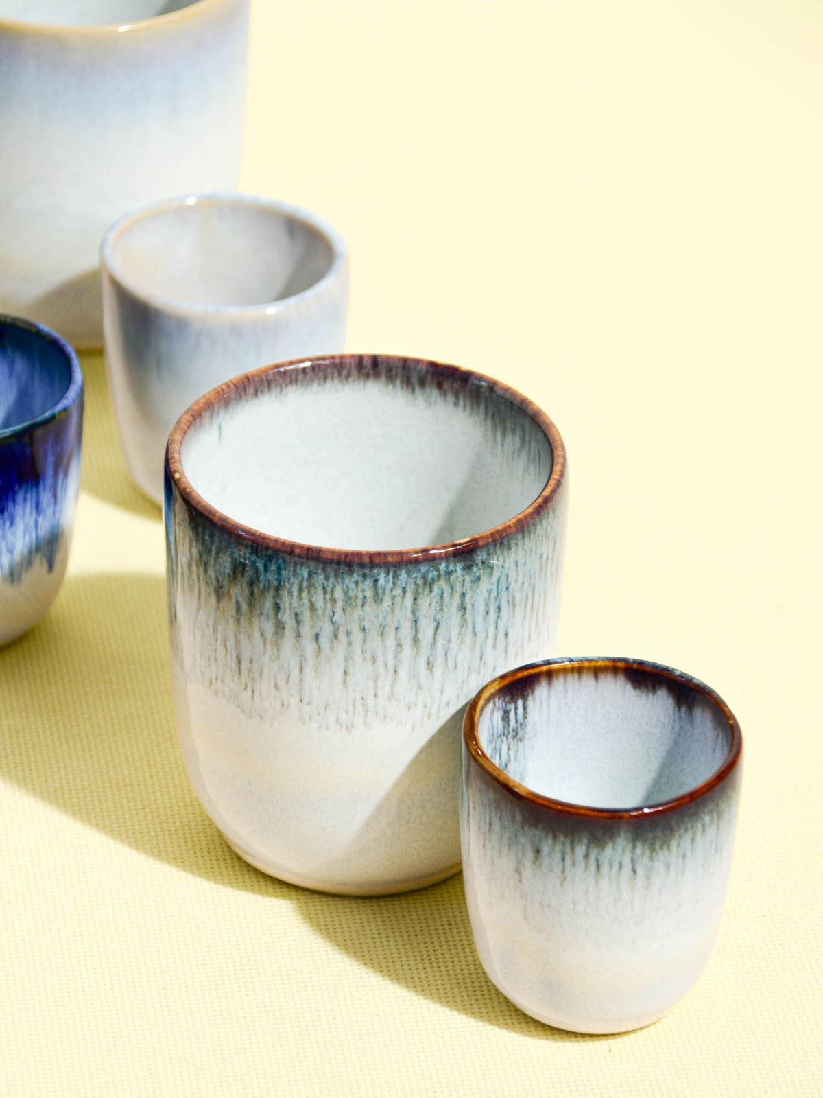 Tasse en céramique émail bleu mer Céladon, plusieurs tailles de la collection