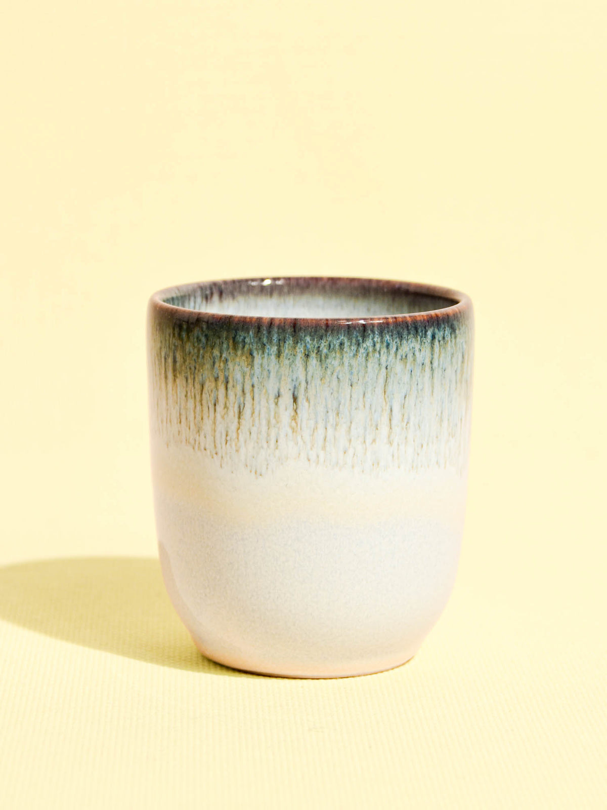 Tasse en céramique émail vert de mer Céladon, vue de face