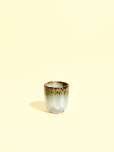 Tasse expresso en céramique émail vert profond Céladon, vue de face