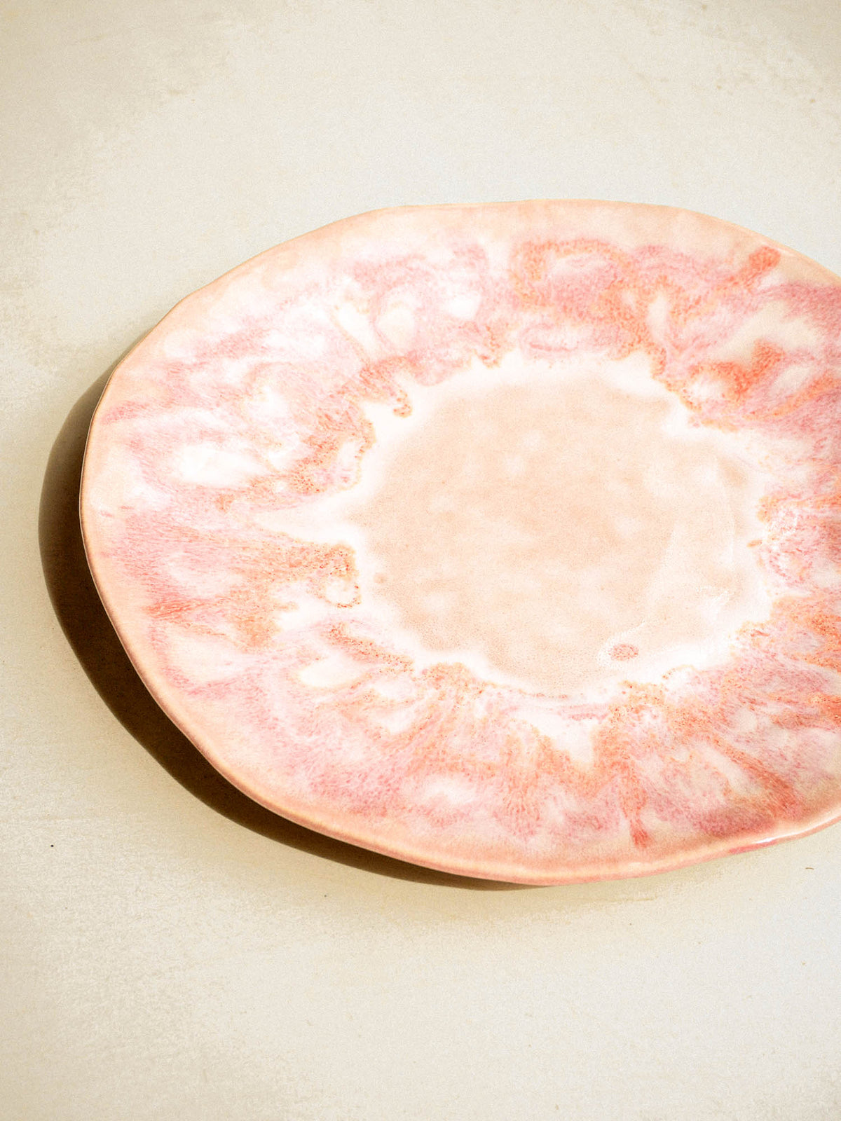 Vaisselle en grès Céladon, émail Rose anémone, fabriquée au Portugal